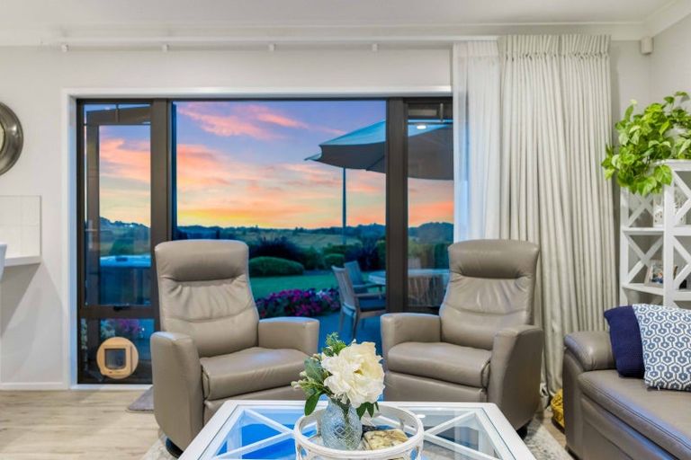 Photo of property in 22 Grace James Road, Pukekohe, 2120