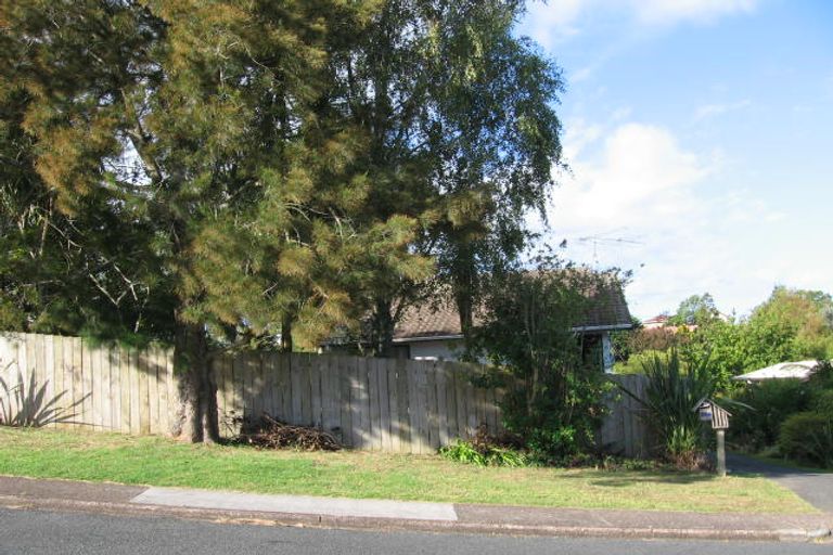 Photo of property in 1/28 Marina Road, Torbay, Auckland, 0630