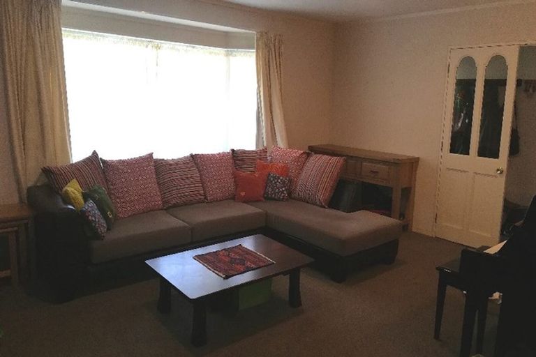 Photo of property in 2/112 Nigel Road, Browns Bay, Auckland, 0630