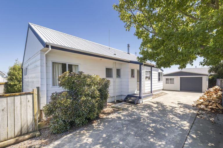 Photo of property in 8 Mercury Street, Milson, Palmerston North, 4414