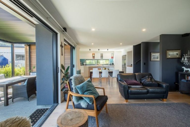 Photo of property in 4 Kapuka Lane, Wanaka, 9305