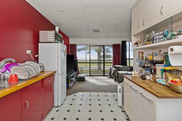 Photo of property in 653 Marine Parade, Napier South, Napier, 4110