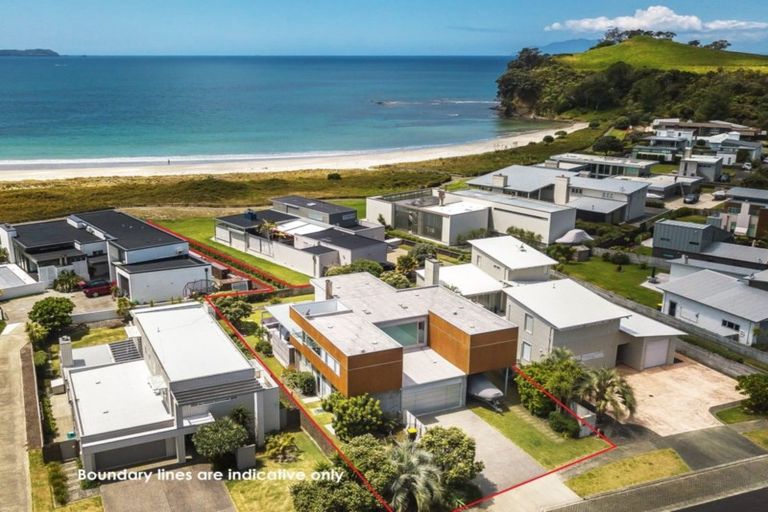 Photo of property in 39 Taumata Road, Omaha, 0986