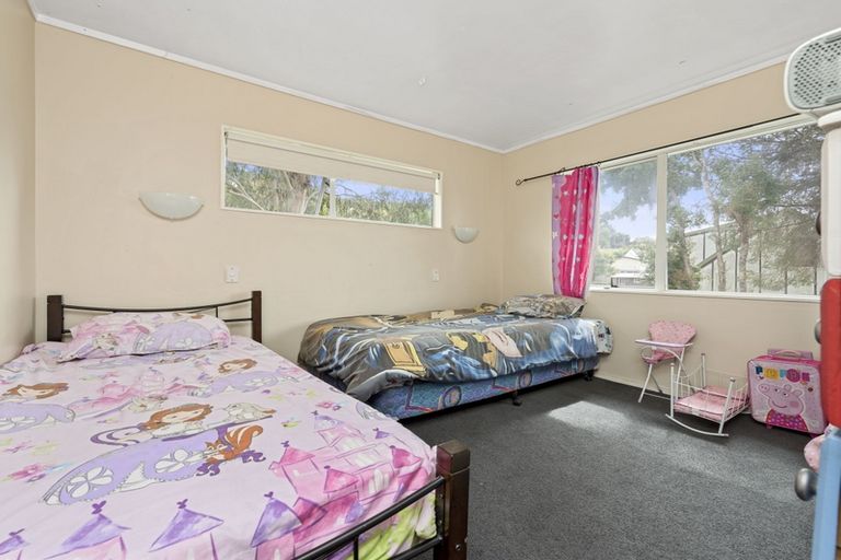 Photo of property in 35 Resolution Road, Welcome Bay, Tauranga, 3112