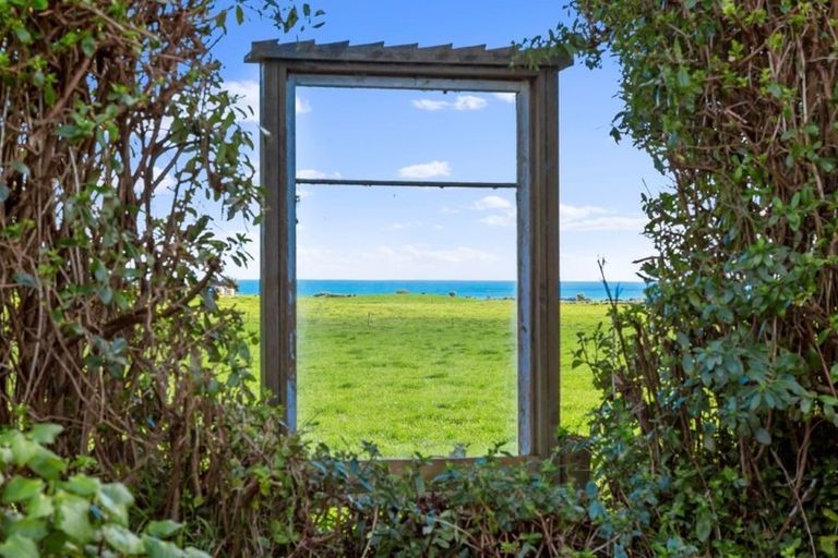 Photo of property in 7091 South Road, Warea, New Plymouth, 4381