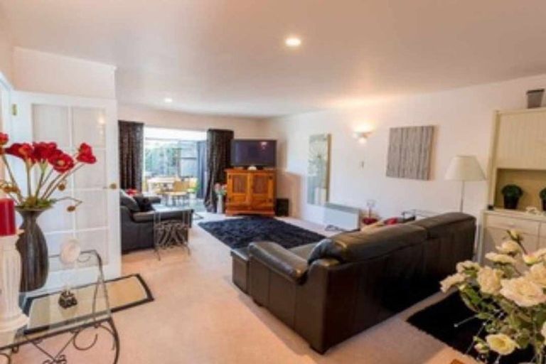 Photo of property in 27a Frimley Terrace, Waikanae Beach, Waikanae, 5036