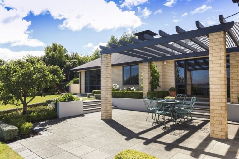 Photo of property in 25 Highcrest Heights, Westmorland, Christchurch, 8025