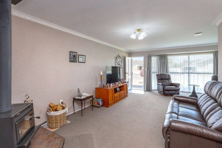 Photo of property in 13 Lowes Place, Solway, Masterton, 5810