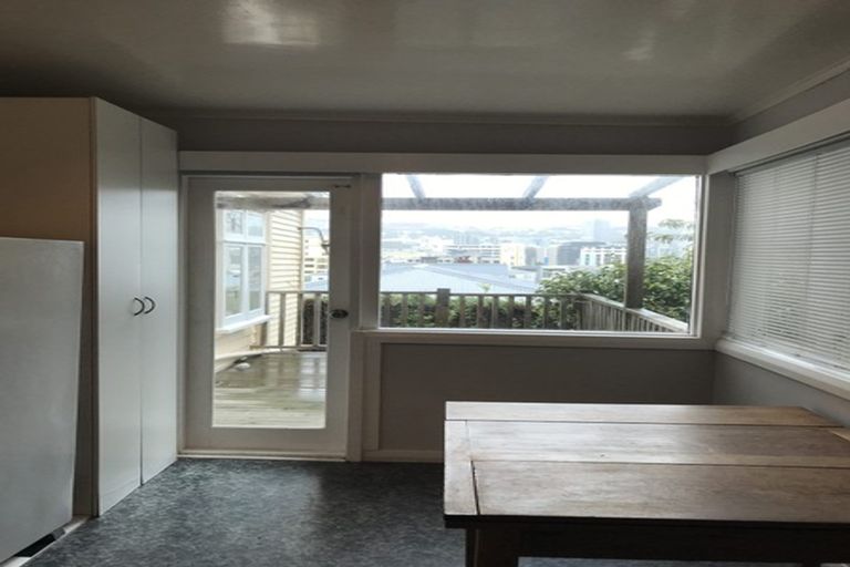 Photo of property in 7a Hawker Street, Mount Victoria, Wellington, 6011