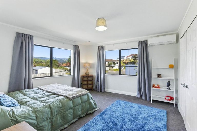 Photo of property in 42 Hicks Crescent, Waikanae Beach, Waikanae, 5036