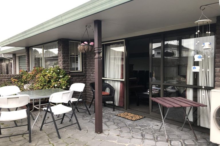 Photo of property in 2/54 Aorangi Road, Bryndwr, Christchurch, 8053