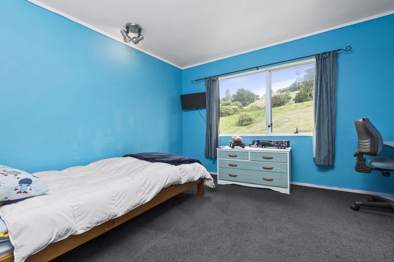 Photo of property in 35 Resolution Road, Welcome Bay, Tauranga, 3112