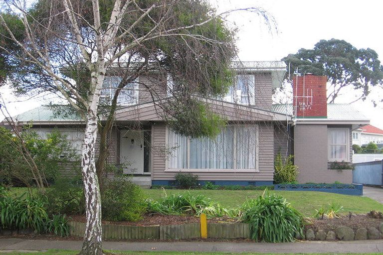 Photo of property in 10 Parkland Crescent, Terrace End, Palmerston North, 4410