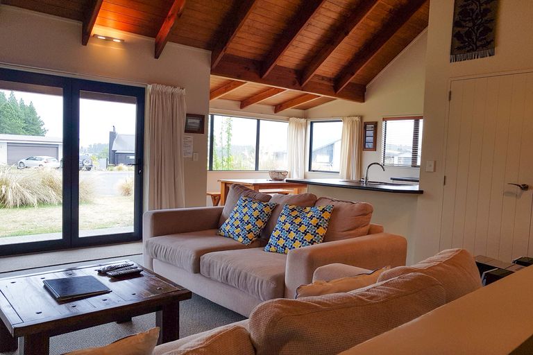 Photo of property in 19 Hamilton Drive, Lake Tekapo, 7999