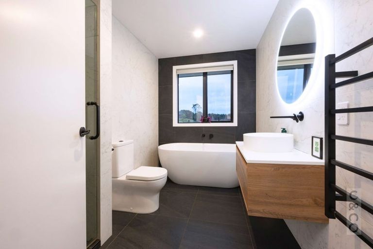 Photo of property in 225b Amreins Road, Taupaki, 0782