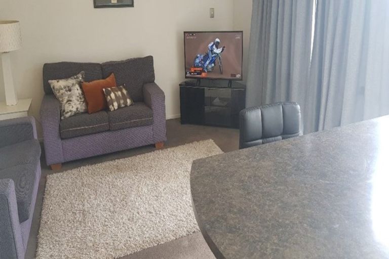 Photo of property in 11a Rahopara Street, Castor Bay, Auckland, 0620