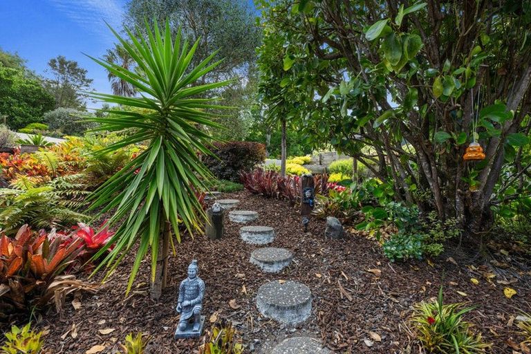 Photo of property in 59a Lonely Road, Fairview Heights, Auckland, 0632