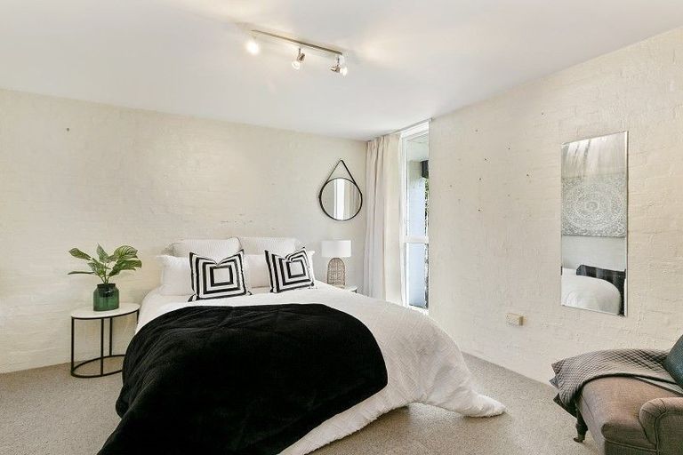 Photo of property in 141i Churton Drive, Churton Park, Wellington, 6037