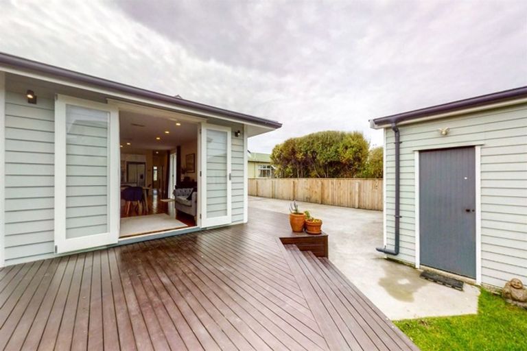 Photo of property in 22 Central Terrace, Alicetown, Lower Hutt, 5010