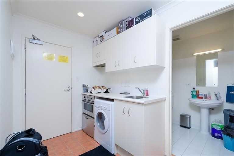 Photo of property in 3e/30 Westward Ho, Glen Eden, Auckland, 0602