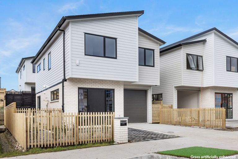 Photo of property in 17 Cordyline Street, Westgate, 0814