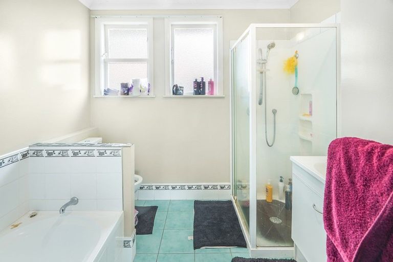 Photo of property in 5 Montgomery Crescent, Bader, Hamilton, 3206