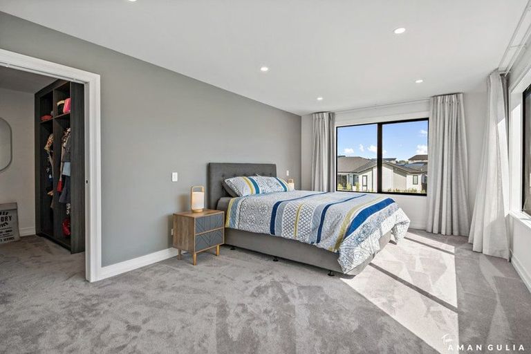 Photo of property in 16 Ruxton Road, Wainui, 0932