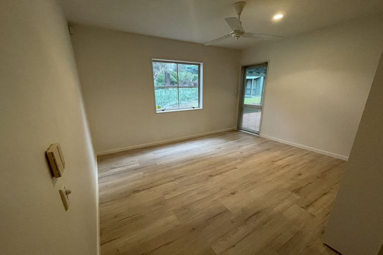 Photo of property in 1/11 Mandica Place, Sunnynook, Auckland, 0632
