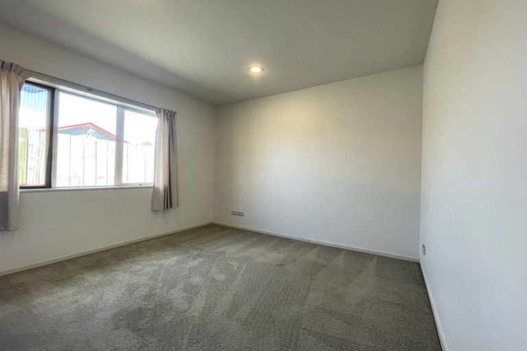 Photo of property in 13a Woodside Road, Massey, Auckland, 0614