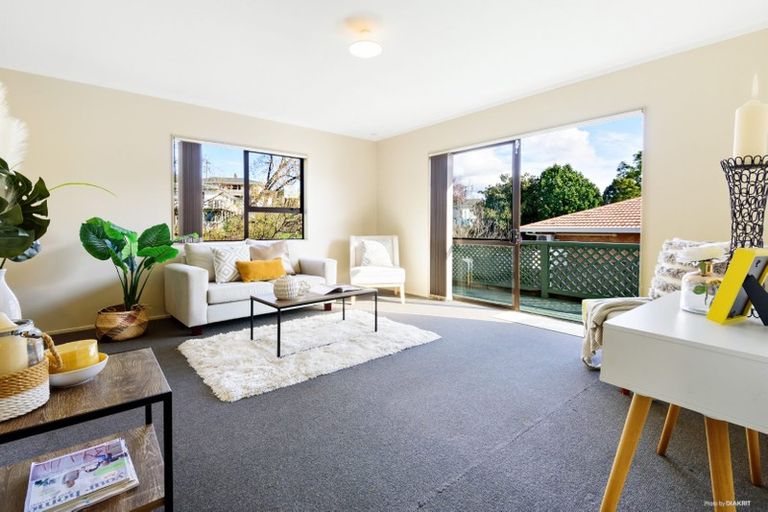 Photo of property in 4/133 View Road, Sunnyvale, Auckland, 0612