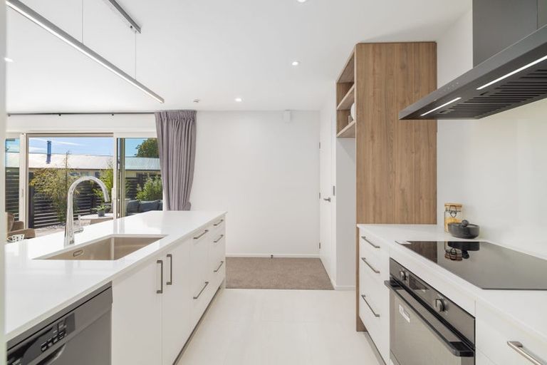 Photo of property in 8b Wychwood Crescent, Bishopdale, Christchurch, 8053