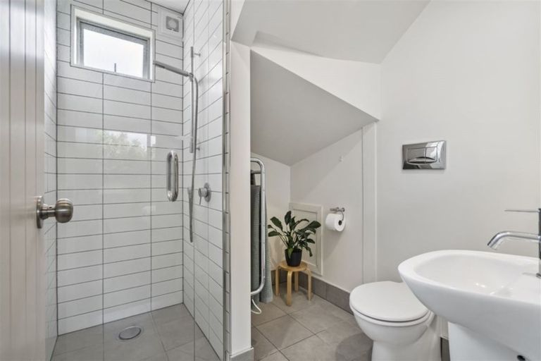 Photo of property in 19a Peter Terrace, Castor Bay, Auckland, 0620