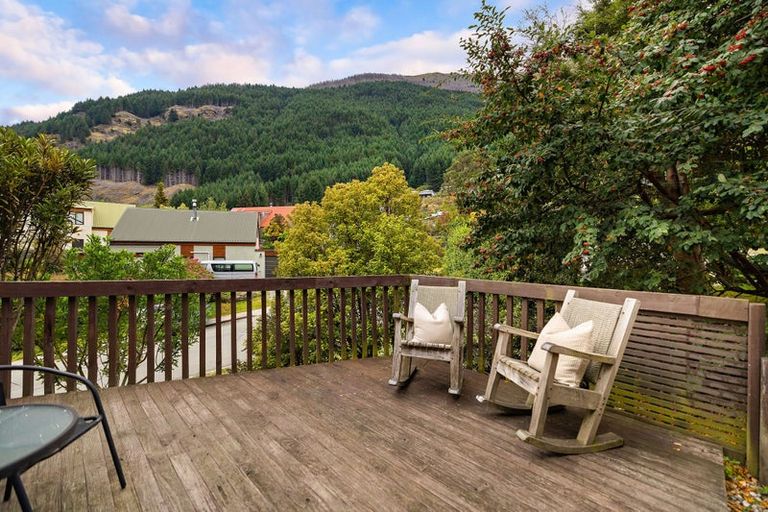 Photo of property in 257 Fernhill Road, Sunshine Bay, Queenstown, 9300