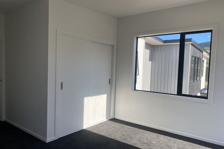 Photo of property in 30b Collins Avenue, Tawa, Wellington, 5028