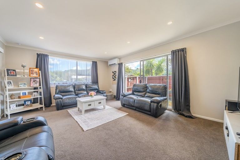 Photo of property in 20 Shanly Street, Brown Owl, Upper Hutt, 5018