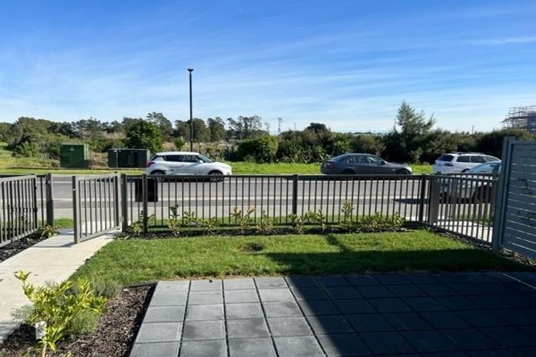 Photo of property in 2/21 Boyes Avenue, Whenuapai, Auckland, 0618