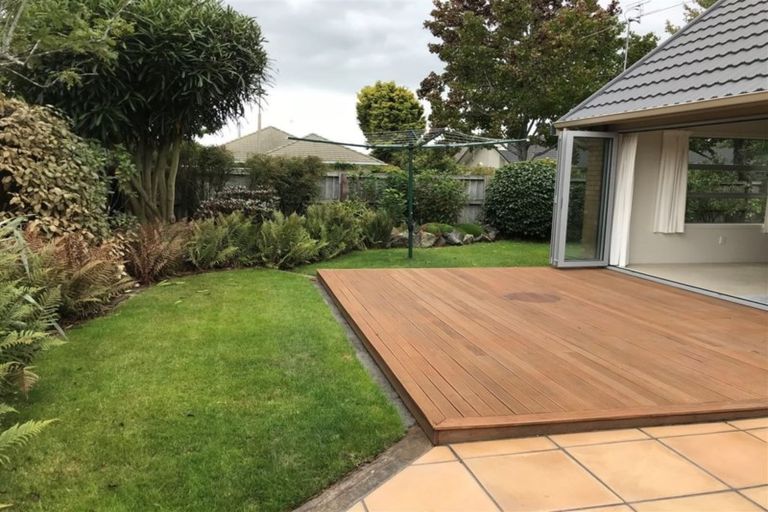 Photo of property in 1 Rutherglen Avenue, Ilam, Christchurch, 8041