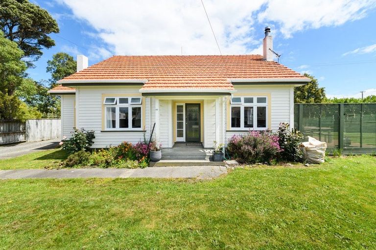 Photo of property in 42 Alexandra Street, Marton, 4710