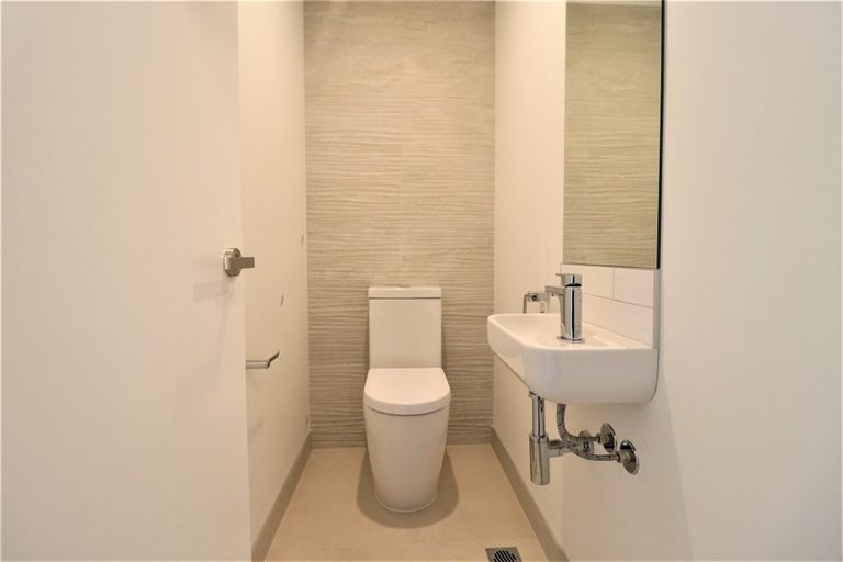 Photo of property in 34 Hobsonville Point Road, Hobsonville, Auckland, 0616