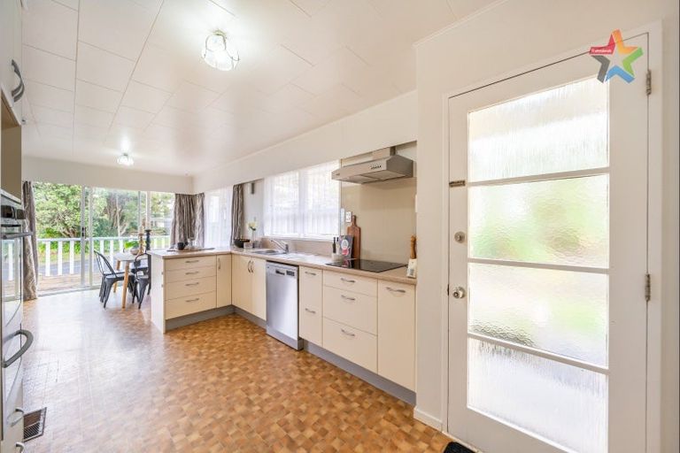 Photo of property in 8 Robson Street, Stokes Valley, Lower Hutt, 5019