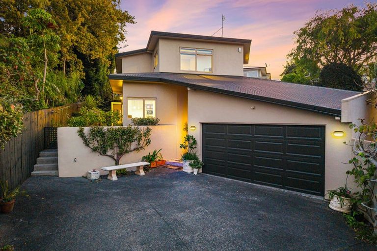 Photo of property in 1/139 Nile Road, Milford, Auckland, 0620
