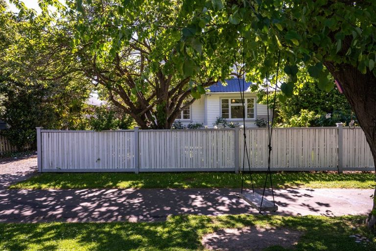 Photo of property in 37 Tainui Street, Somerfield, Christchurch, 8024