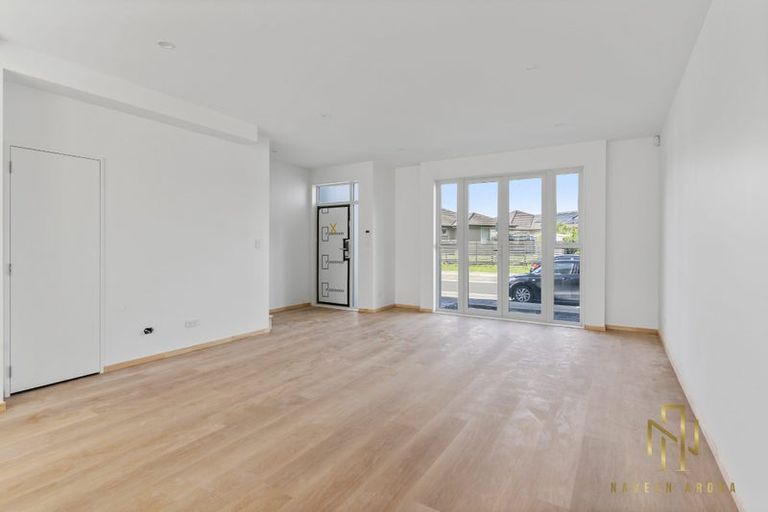 Photo of property in 37 Aviation Street, Takanini, 2112