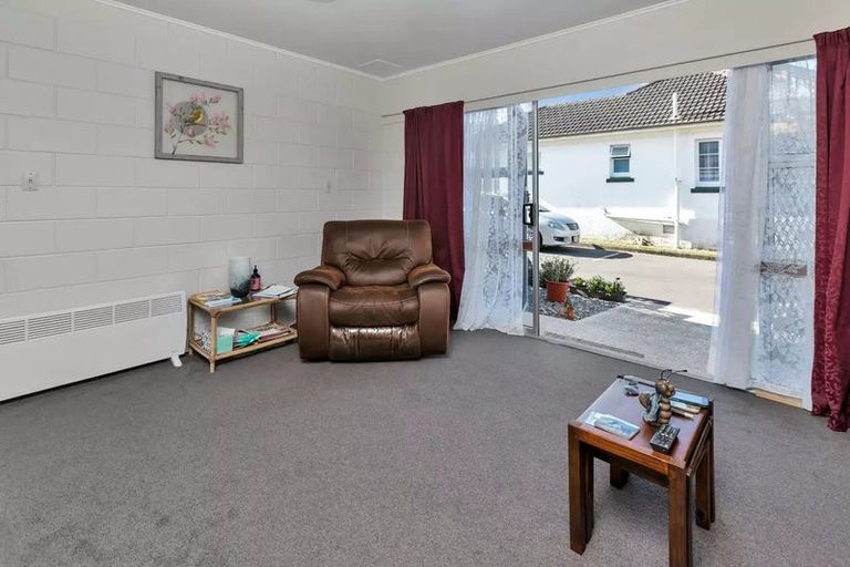 Photo of property in 2/5 Second Avenue, Avenues, Whangarei, 0110