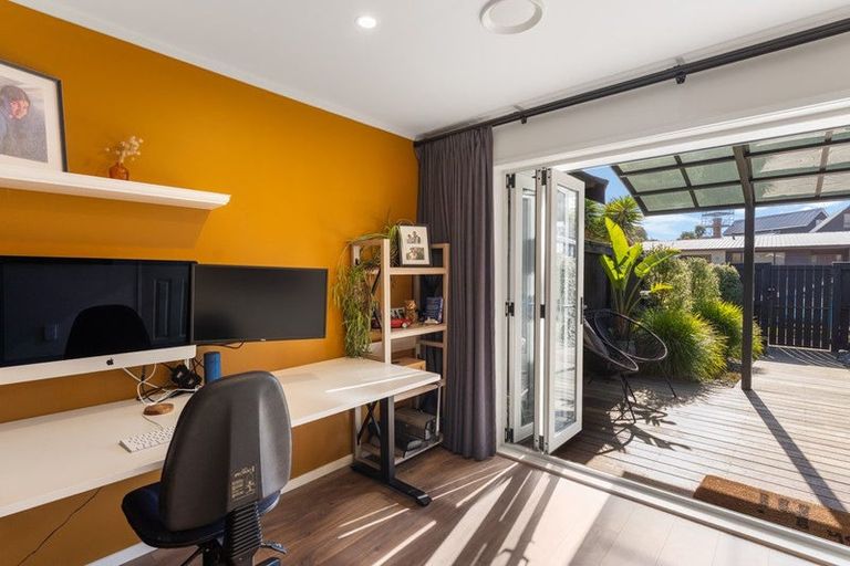 Photo of property in 196 Tutere Street, Waikanae Beach, Waikanae, 5036