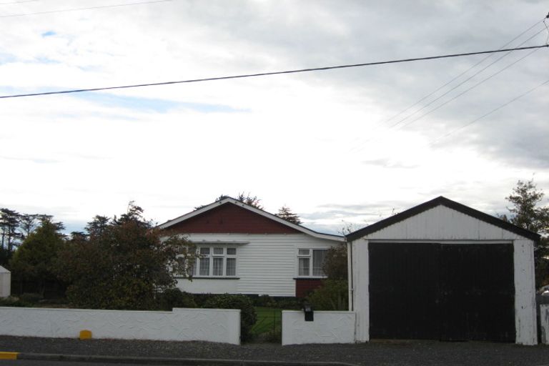 Photo of property in 12 Elderlee Street, Milton, 9220