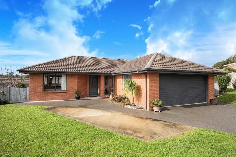 Photo of property in 16 Maxwell Place, Queenstown, 9300