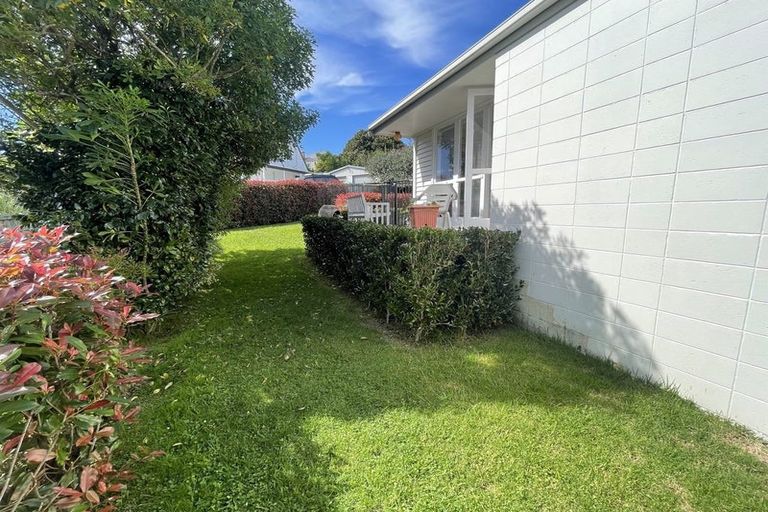 Photo of property in 8 Miro Place, Waiuku, 2123