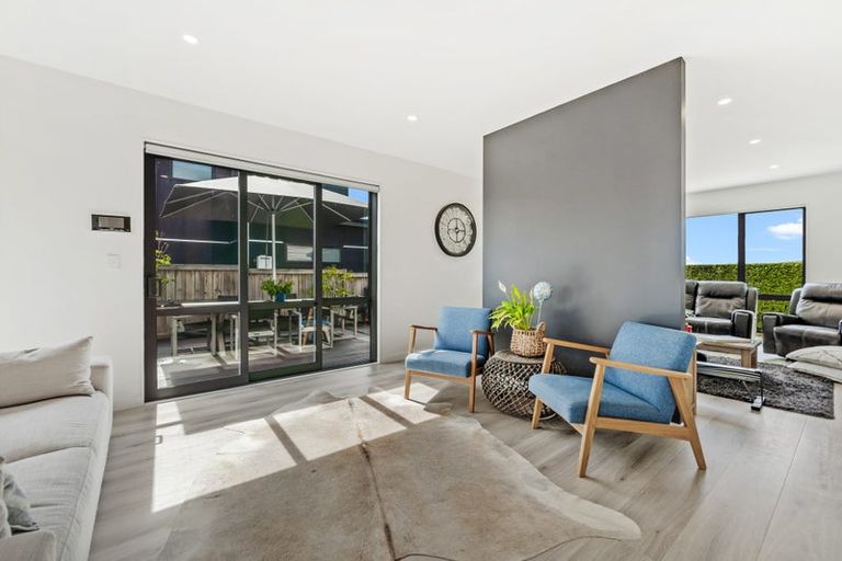 Photo of property in 36 Resolution Drive, Gulf Harbour, Whangaparaoa, 0930