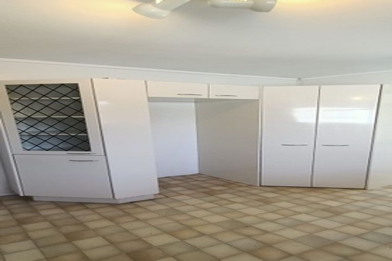 Photo of property in 27 Rushgreen Avenue, Pahurehure, Papakura, 2113